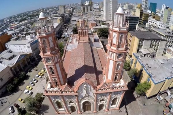 Drones Colombia: Iglesia San Nicolás Barranquilla desde un dron.