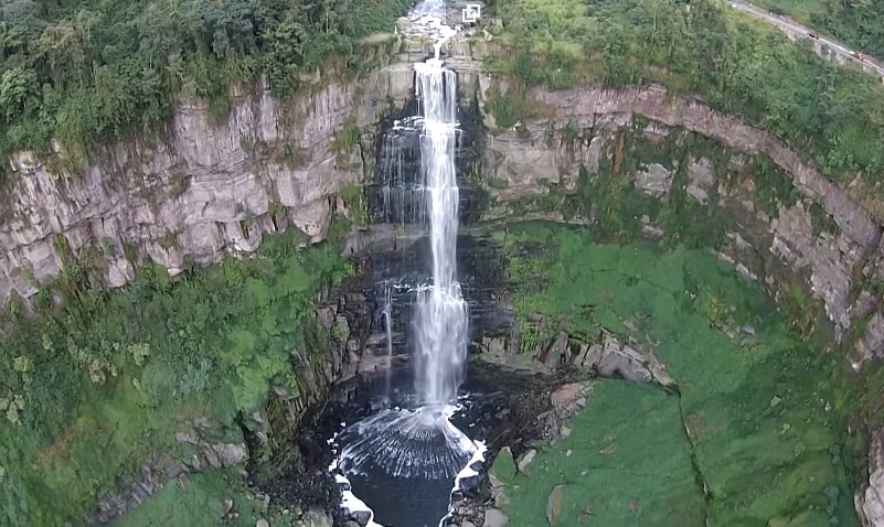 Salto del Tequendama en Cundinamarca desde un dron.