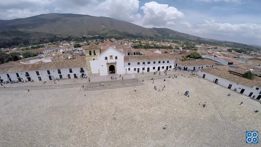 Plaza Principal Villa de Leyva Boyacá. Drones Sky Zoom.