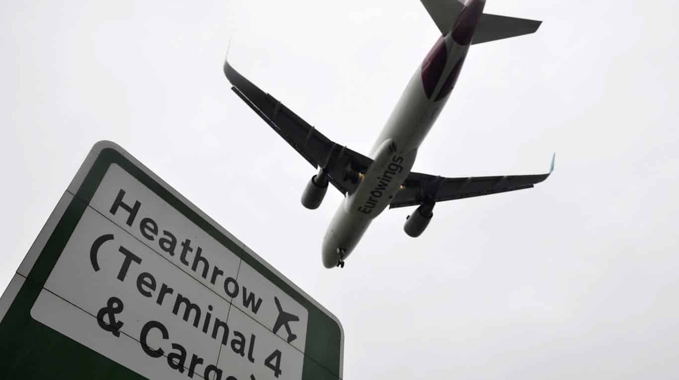 Antidrones vigilarán espacio aéreo del aeropuerto de Heathrow en Londres