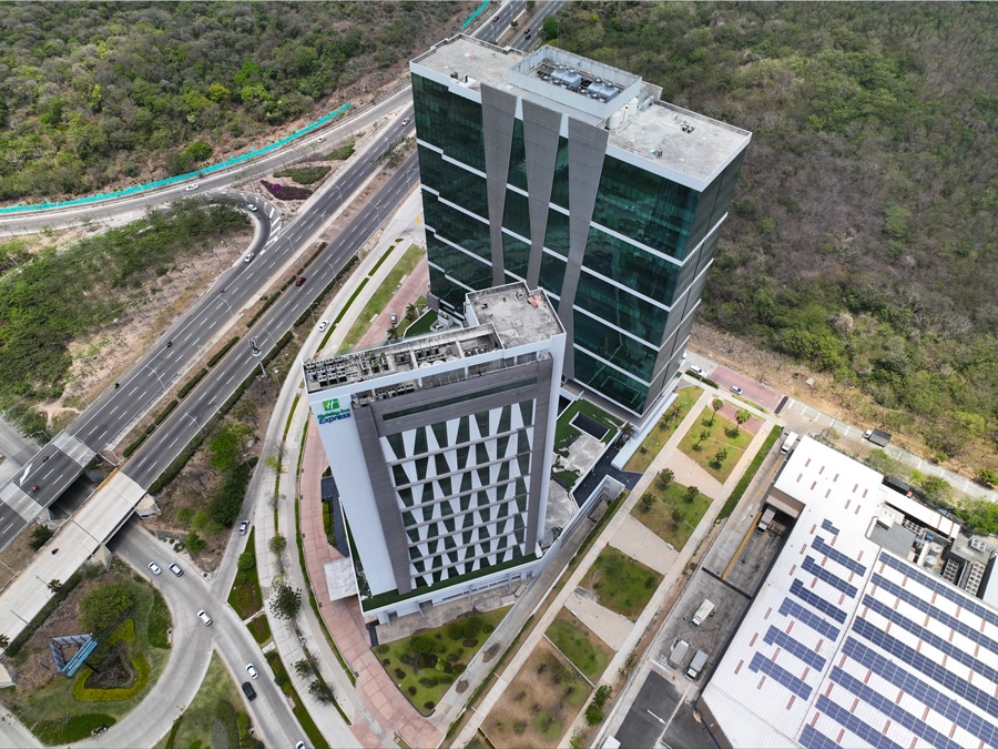 Servicios con drones en Barranquilla Hotel Holiday Inn