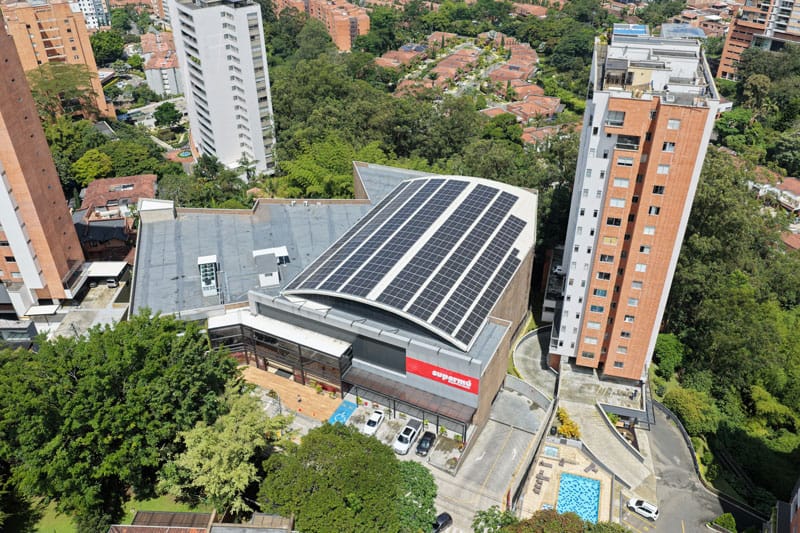 Video con drone para energía solar en Colombia