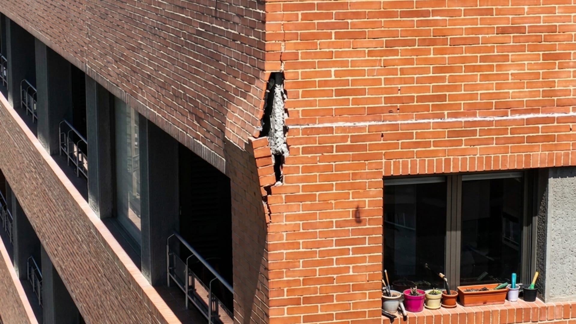 Inspecciones de cubiertas y fachadas con drones tras sismo
