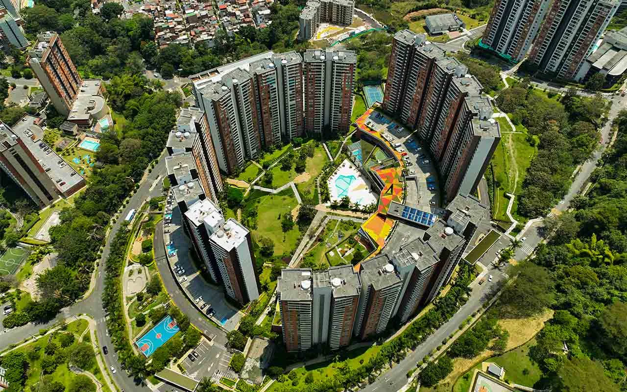 Drones para promoción inmobiliaria en Colombia