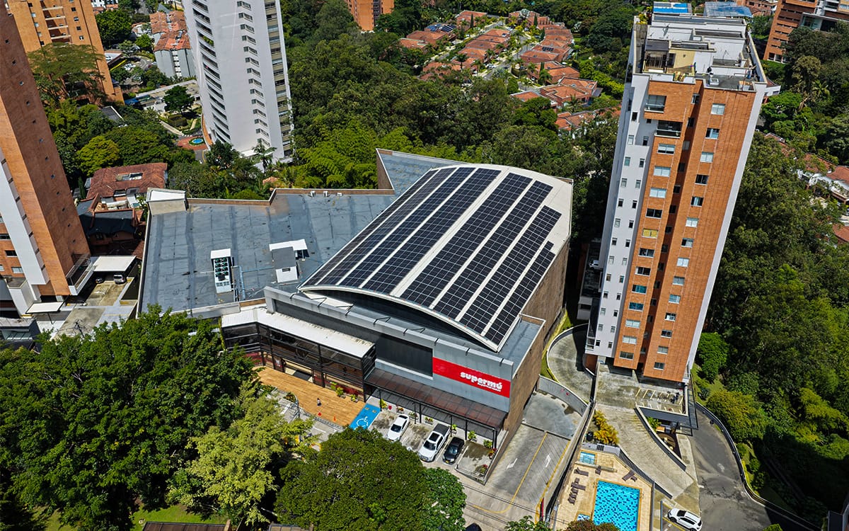 Drones para proyectos de energía solar en Colombia