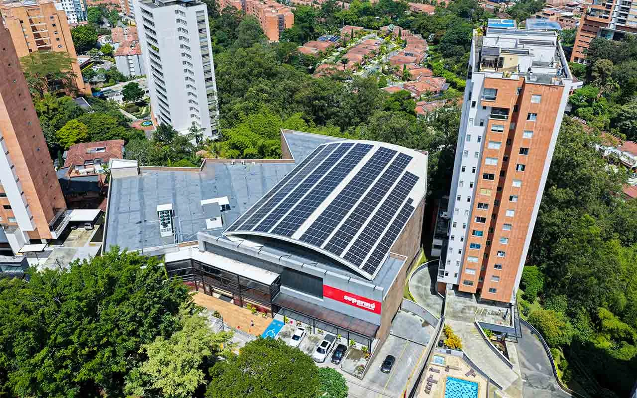 Drones para inspección y documentación de paneles solares