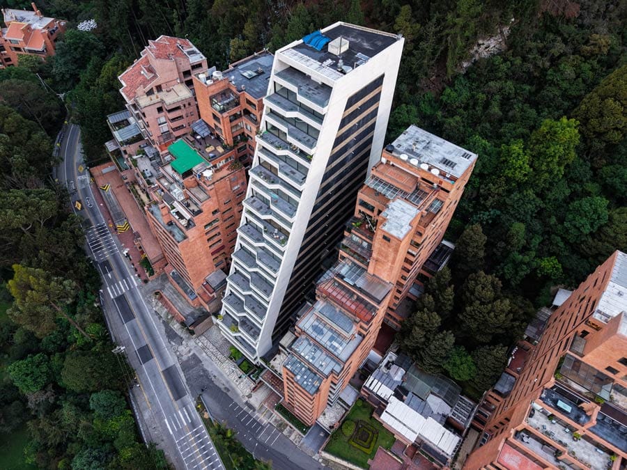 Promoción inmobiliaria con drones en Bogotá