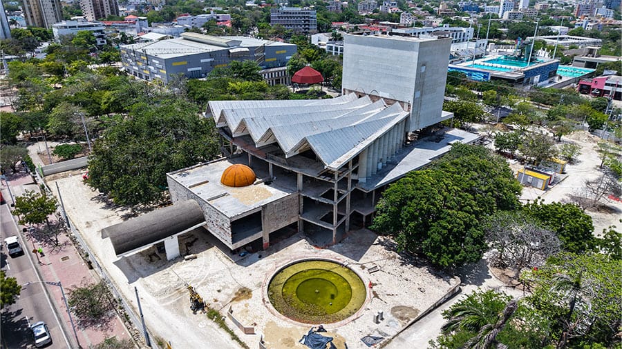 Seguimiento de obras con drone Teatro Amira de la Rosa Barranquilla