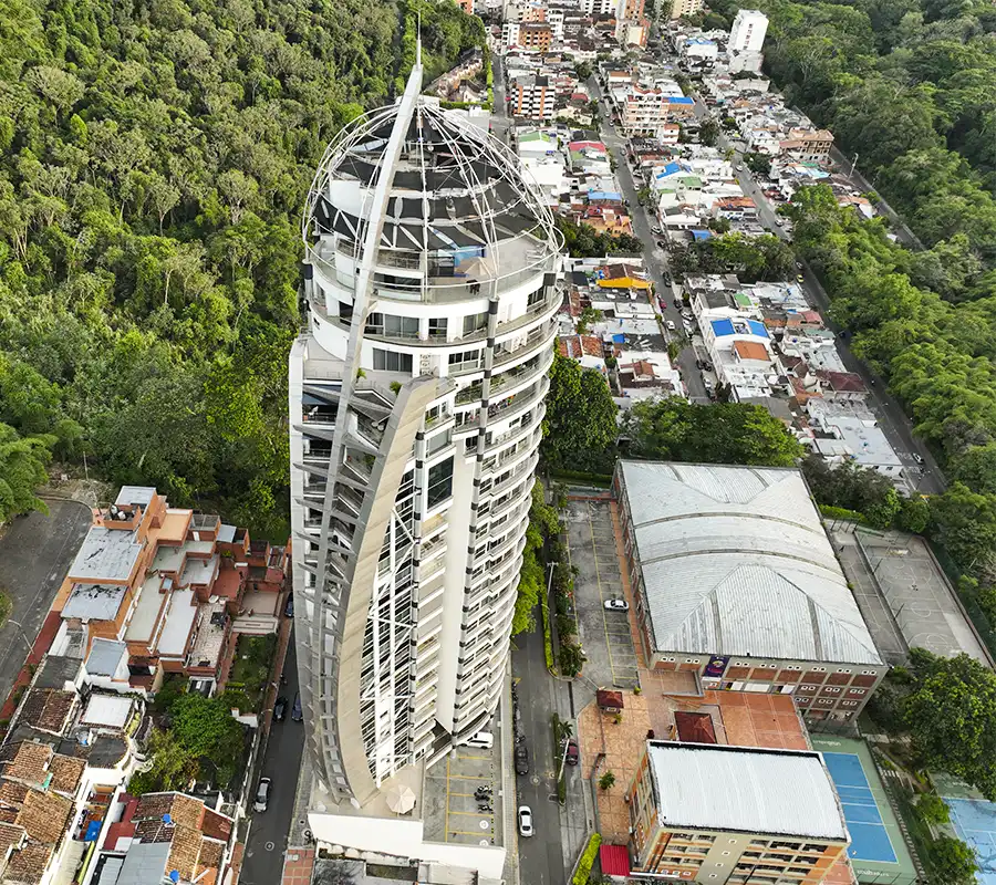 Inspección de fachadas con drones y evaluación visual de edificios tras sismo - Drones Sky Zoom